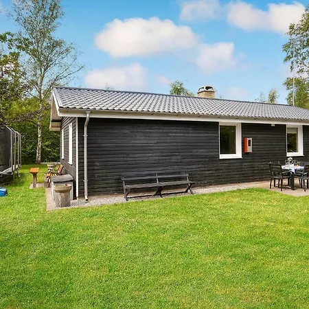 Holiday home Stunning In With Wifi